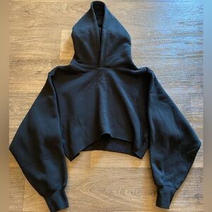 Cropped hoodie - black